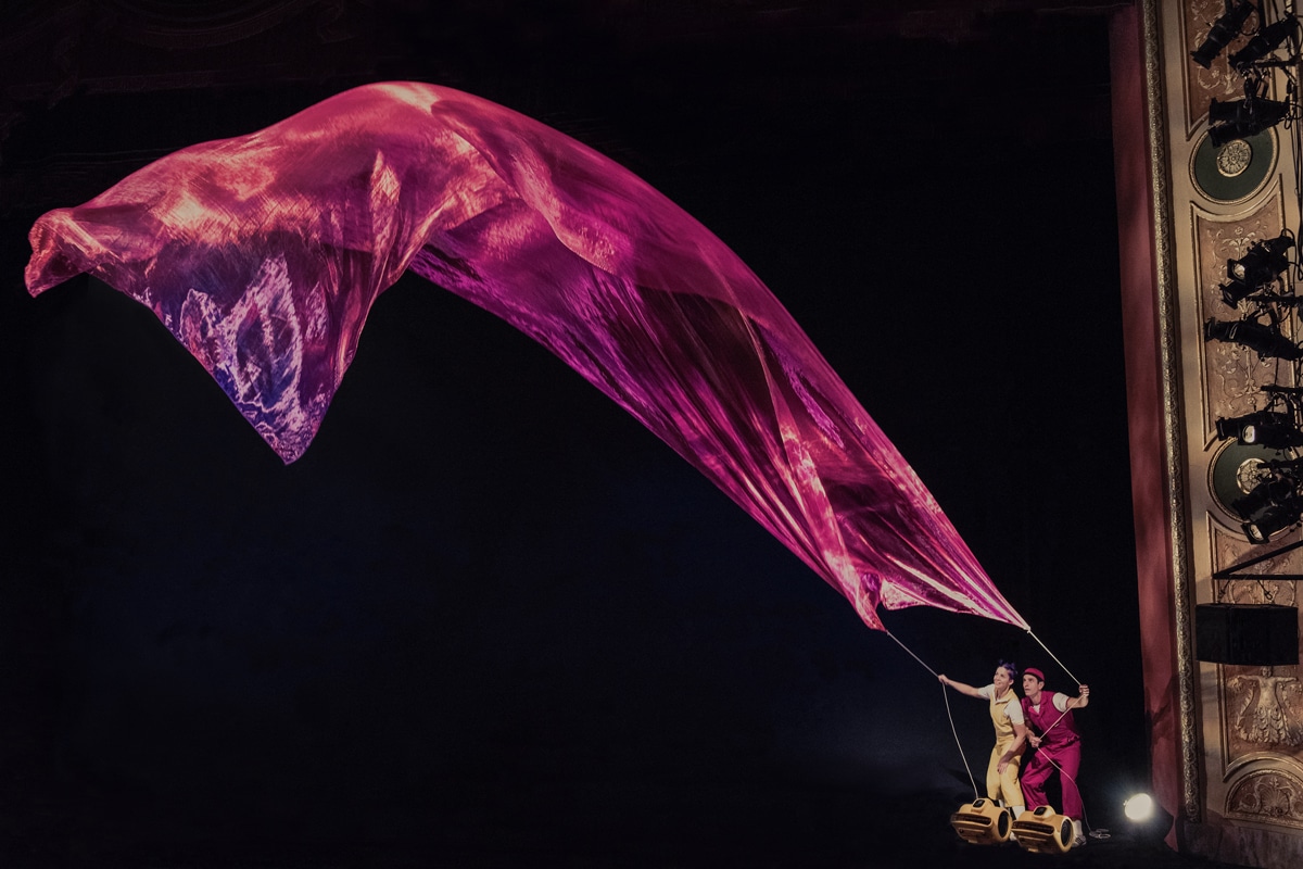 cn18_acrobuffos-1_by-florence-montmare_1200x800