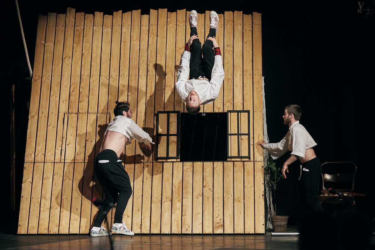 cn19_younak-2_by-archive-of-cirkus-younak_1200x800